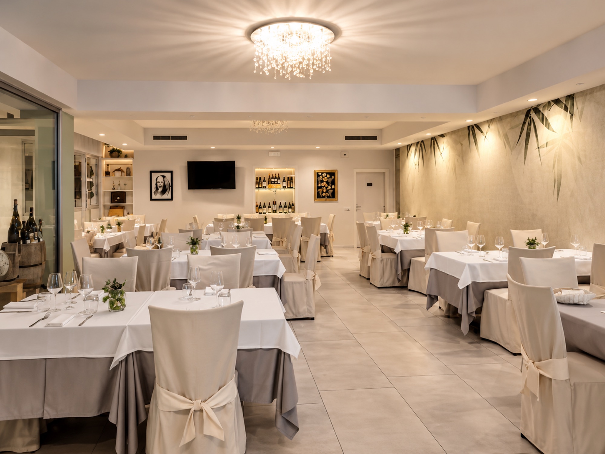 Sala interna del ristorante di Villa Belvedere